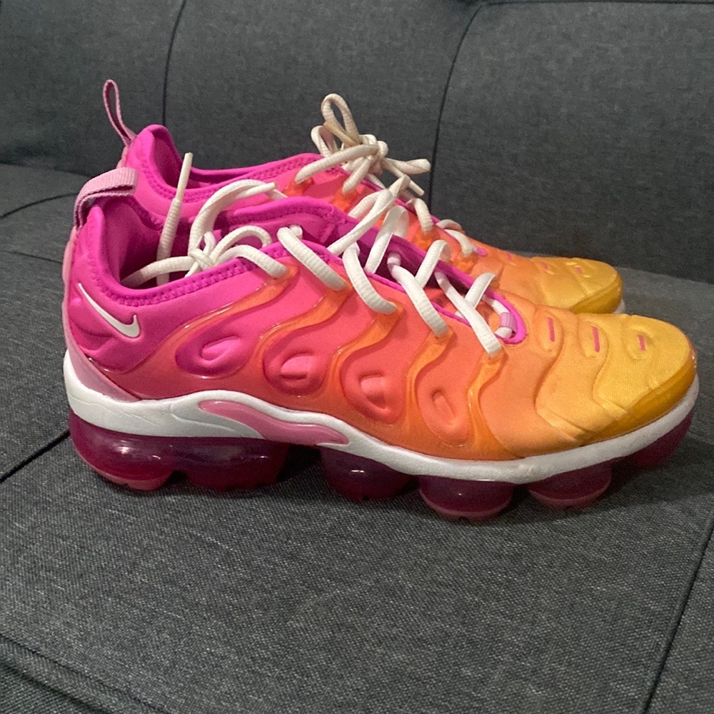 Nike Air VaporMax Plus Ombré Hot Pink & Gold , woman size 8
